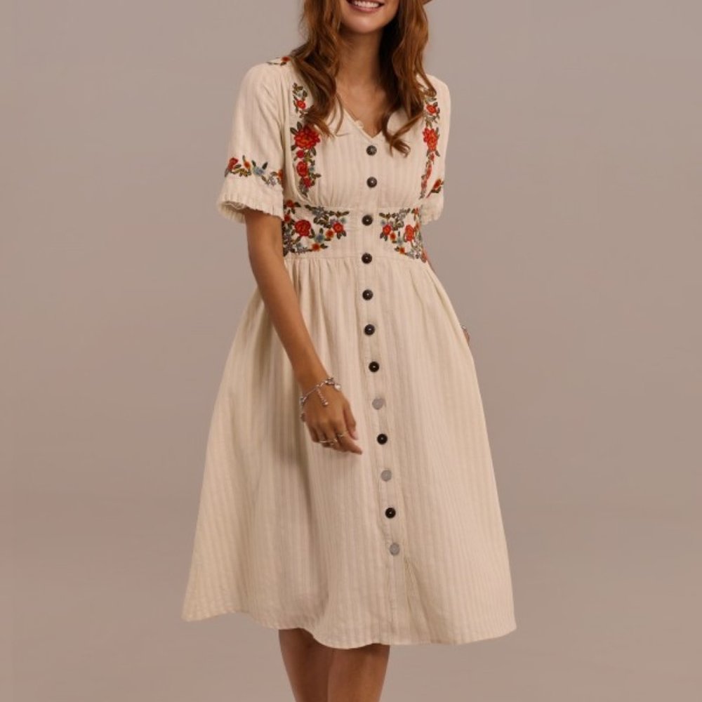 Beautiful romantic embroidered white summer dress (2XL)